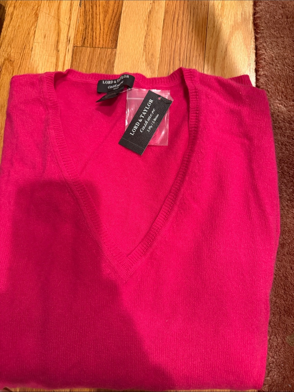Lord & Taylor V-Neck Sweater in Bright Fuchsia Pink size 2X gorgeous NWT
